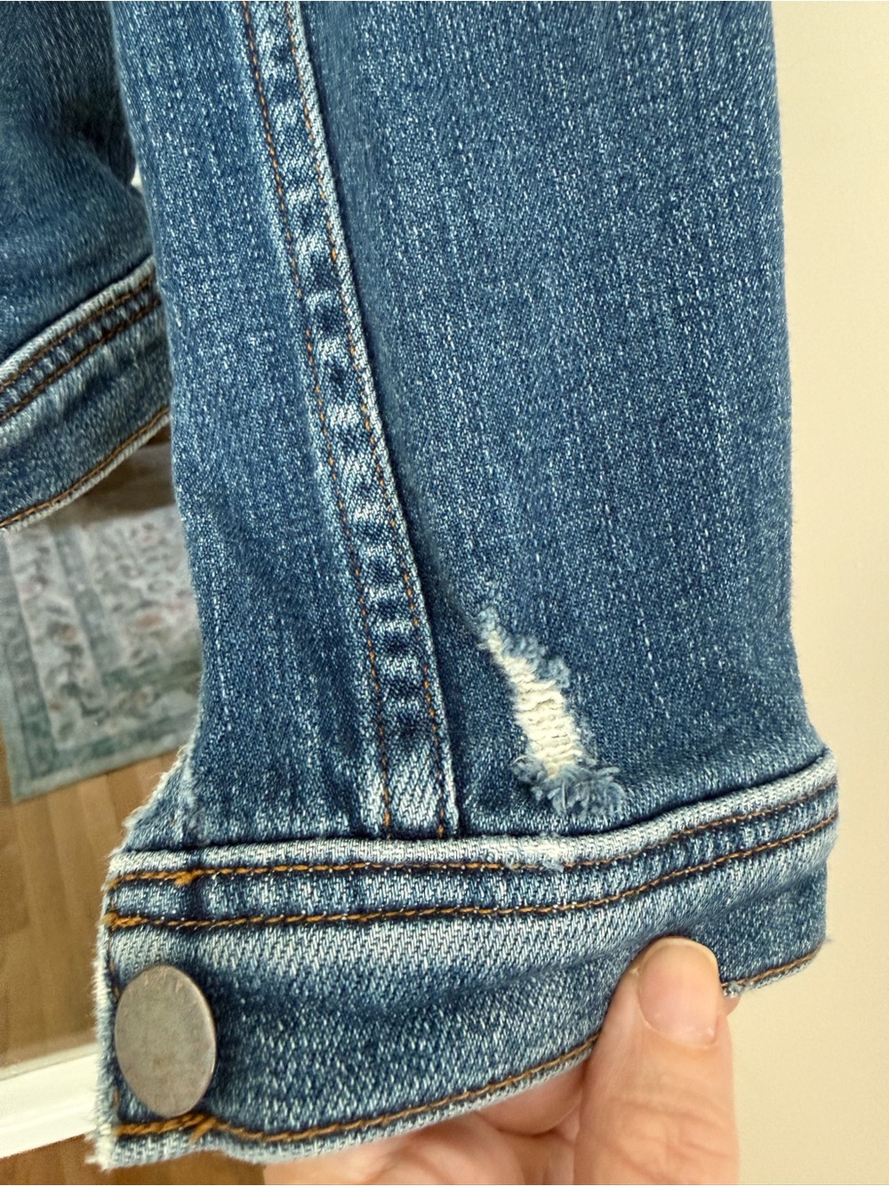 L'AGENCE Celine Distressed Stretch-Cotton Denim Jacket | XS - Picture 5 of 8